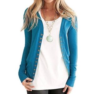 Women’s button snap vneck cardigan